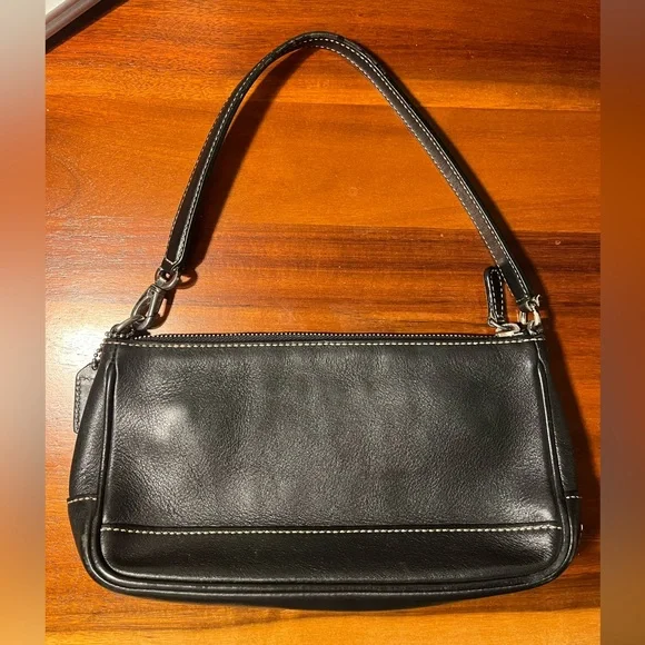 Vintage Coach Hampton Demi Baguette - Picture 1 of 3